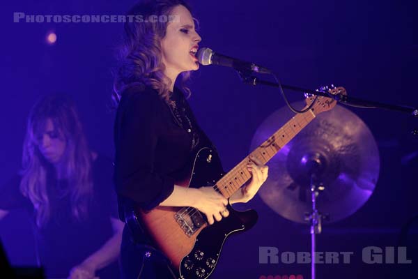 ANNA CALVI - 2014-02-15 - PARIS - Le Trianon - 